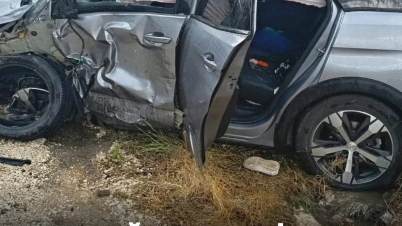 Burdur ile Antalya’yı birbirine bağlayan Dereboğazı Yolu’nda meydana gelen trafik kazasında iki otom