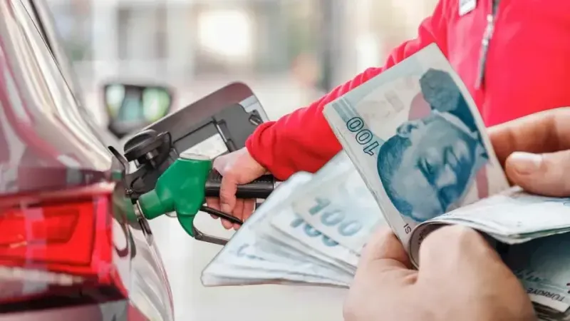 Araç sahiplerine kötü haber: Akaryakıta çifte zam geliyor!