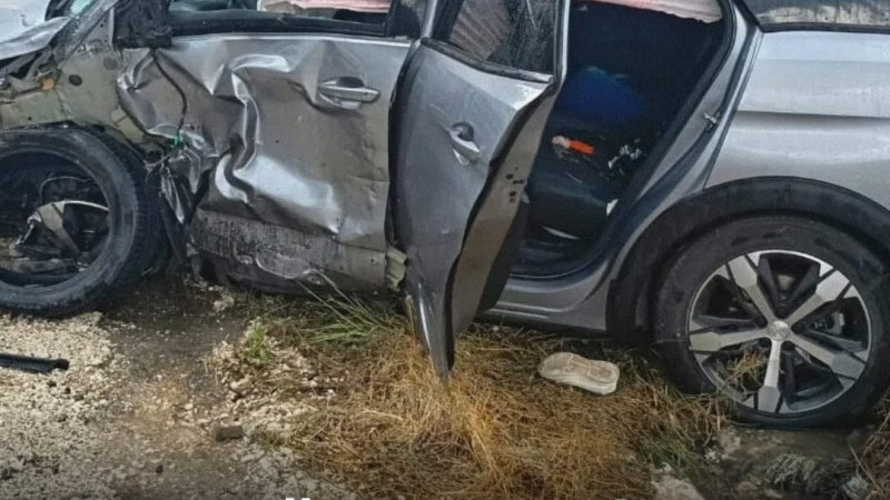 Burdur ile Antalya’yı birbirine bağlayan Dereboğazı Yolu’nda meydana gelen trafik kazasında iki otom