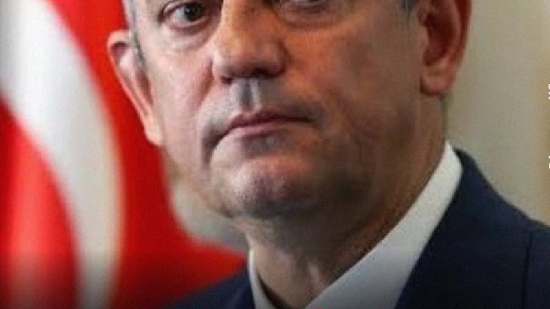 Özgür Özel, CHP'ye veda etti.